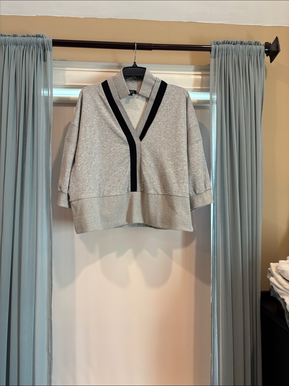 Women’s Gray V‑Neck elbow Sleeve Sweatshirt with Black Trim